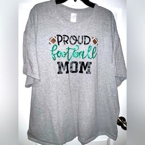 Proud Football 🏈 Mom Tee 3xl